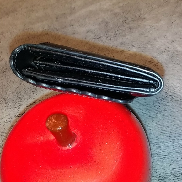 Authentic Kate Spade black leather wallet - Picture 9 of 12